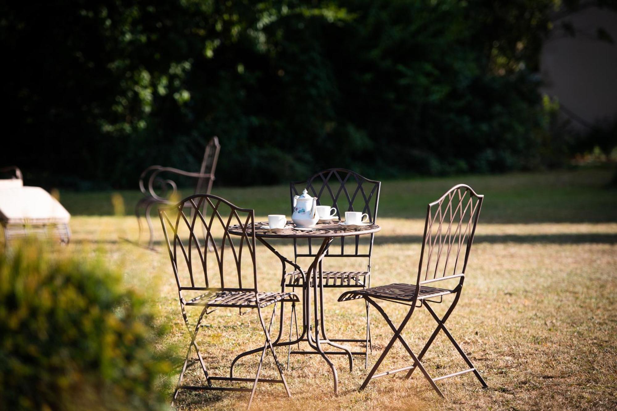 Bed and Breakfast Domaine De La Briouse Sanxay Екстер'єр фото